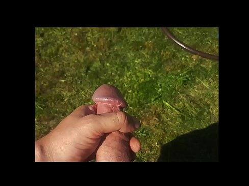 ❤️ Keçika germ di bexçeyek havînê de pisîka xwe ya pembe diqelişe û bi şuştinê dixe. ️❌ Kalîteya porno li me ku.japangaysex.ru