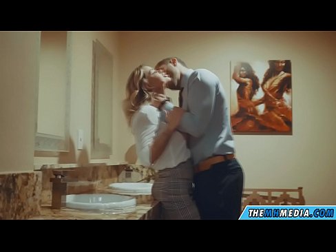 ❤️ Gava ku blondeyek busty we di nav hewşek gelemperî de dixapîne ️❌ Kalîteya porno li me ku.japangaysex.ru